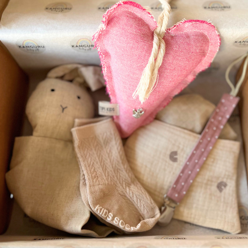 Caja Recién Nacido Corazón Rosado