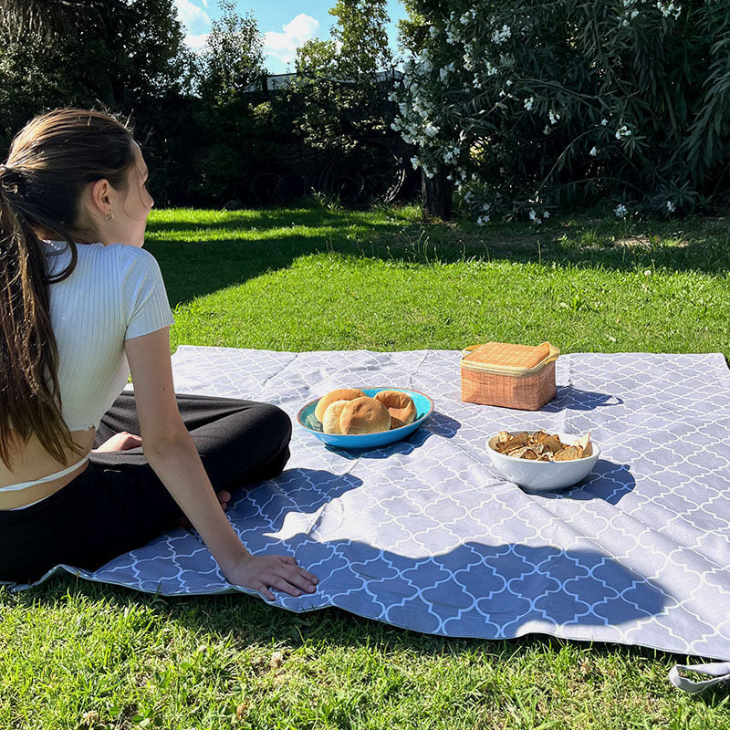 Mat de Picnic Impermeable Figuras Gris