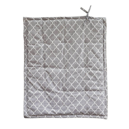 Mat Acolchado Impermeable y Reversible Figuras Gris